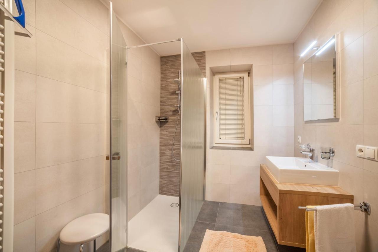 Parigger Apt Lavendel Racines Ngoại thất bức ảnh